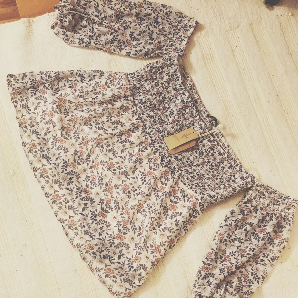 A&E Cold Shoulder Floral Babydoll Top NWT